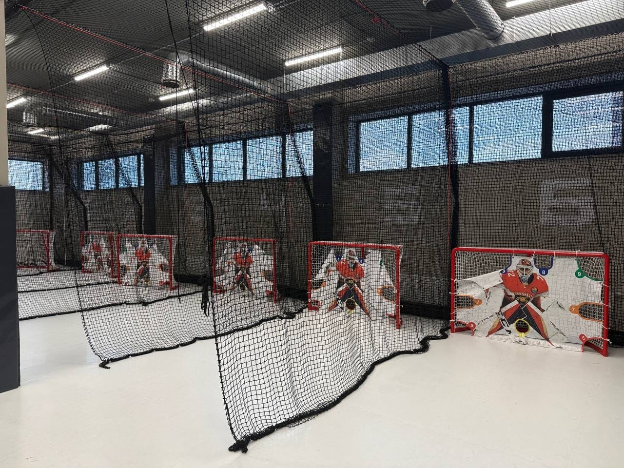 Открылся бросковый зал на 6 дорожек